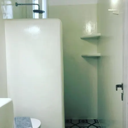 Taki's Guests Bed & Breakfast 4*