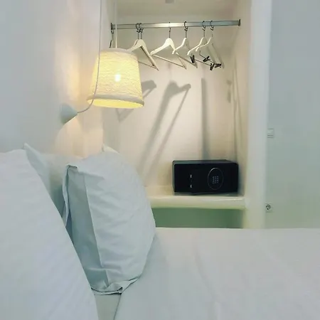 Taki's Guests Bed & Breakfast